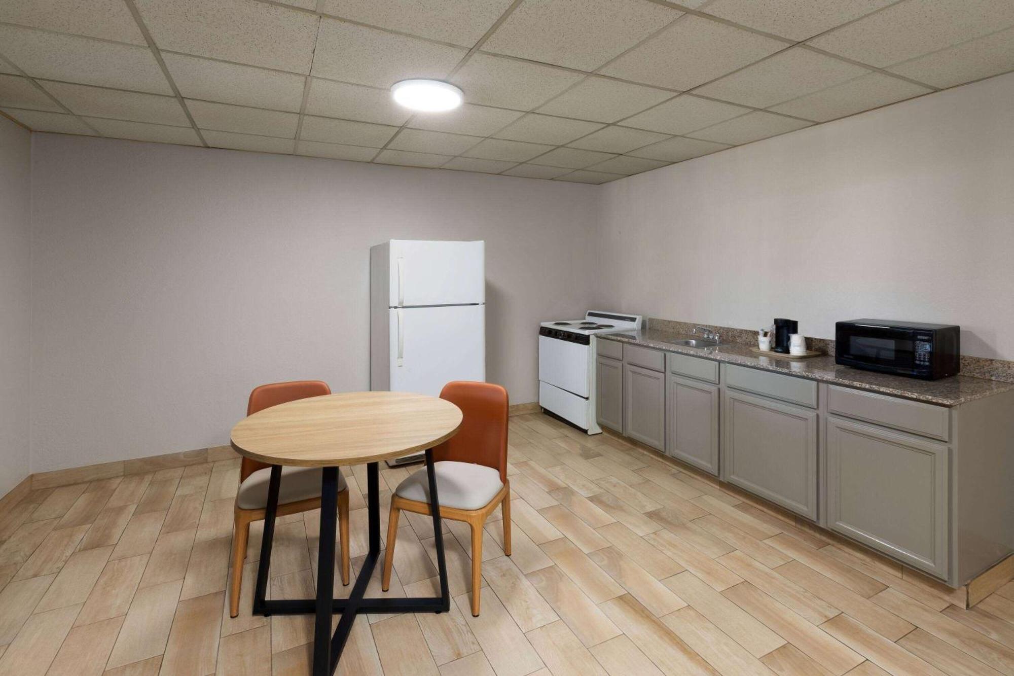 Days Inn By Wyndham Oklahoma City Extérieur photo